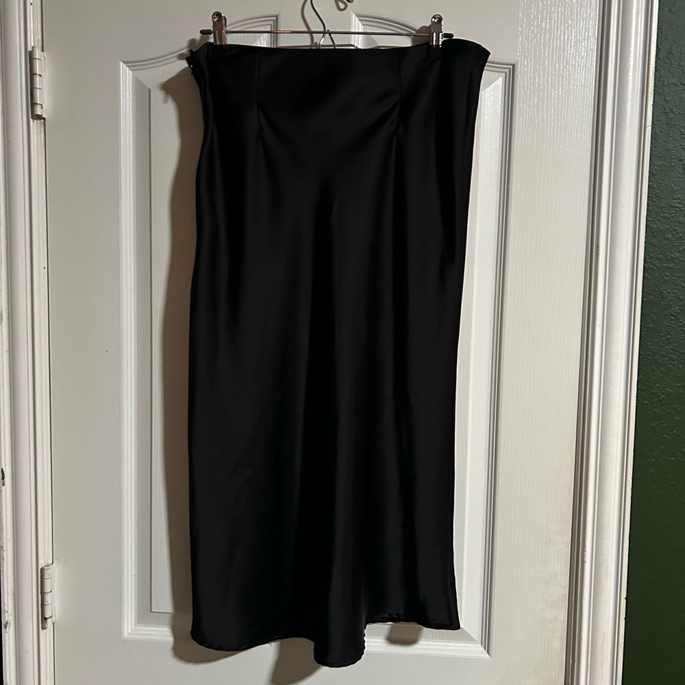 Elegant Black Women's Skirt